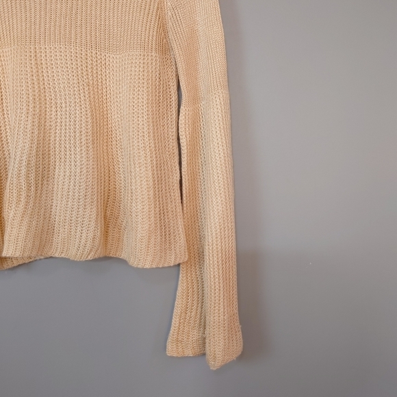 ⭐️ Cotton Candy LA Women's Knit Crew Neck Bell Sleeve Cream Sweater Size M/L - Picture 2 of 10